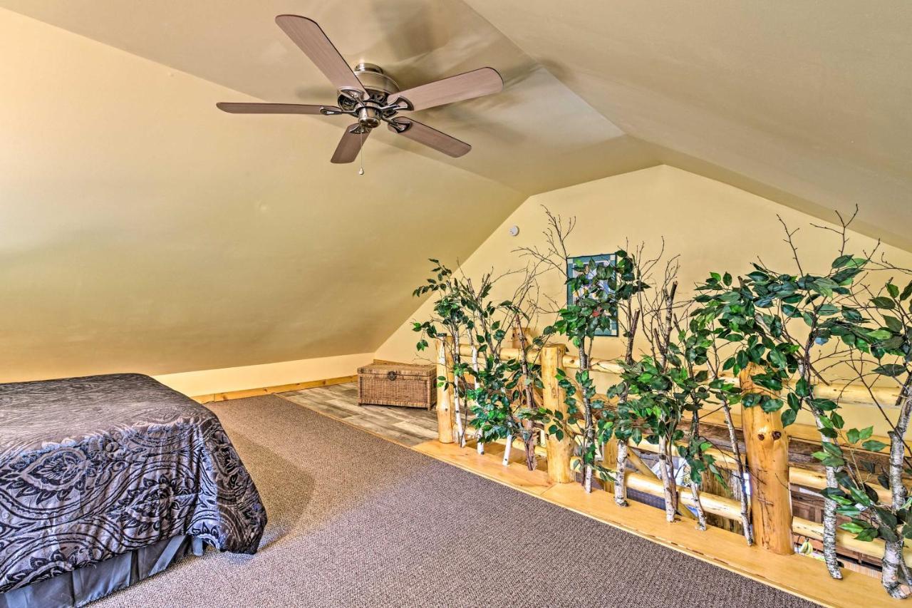 Honey House Cabin - A Quiet Countryside Retreat! Nappanee Eksteriør billede