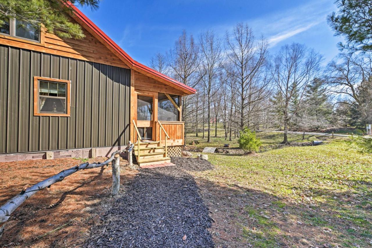 Honey House Cabin - A Quiet Countryside Retreat! Nappanee Eksteriør billede
