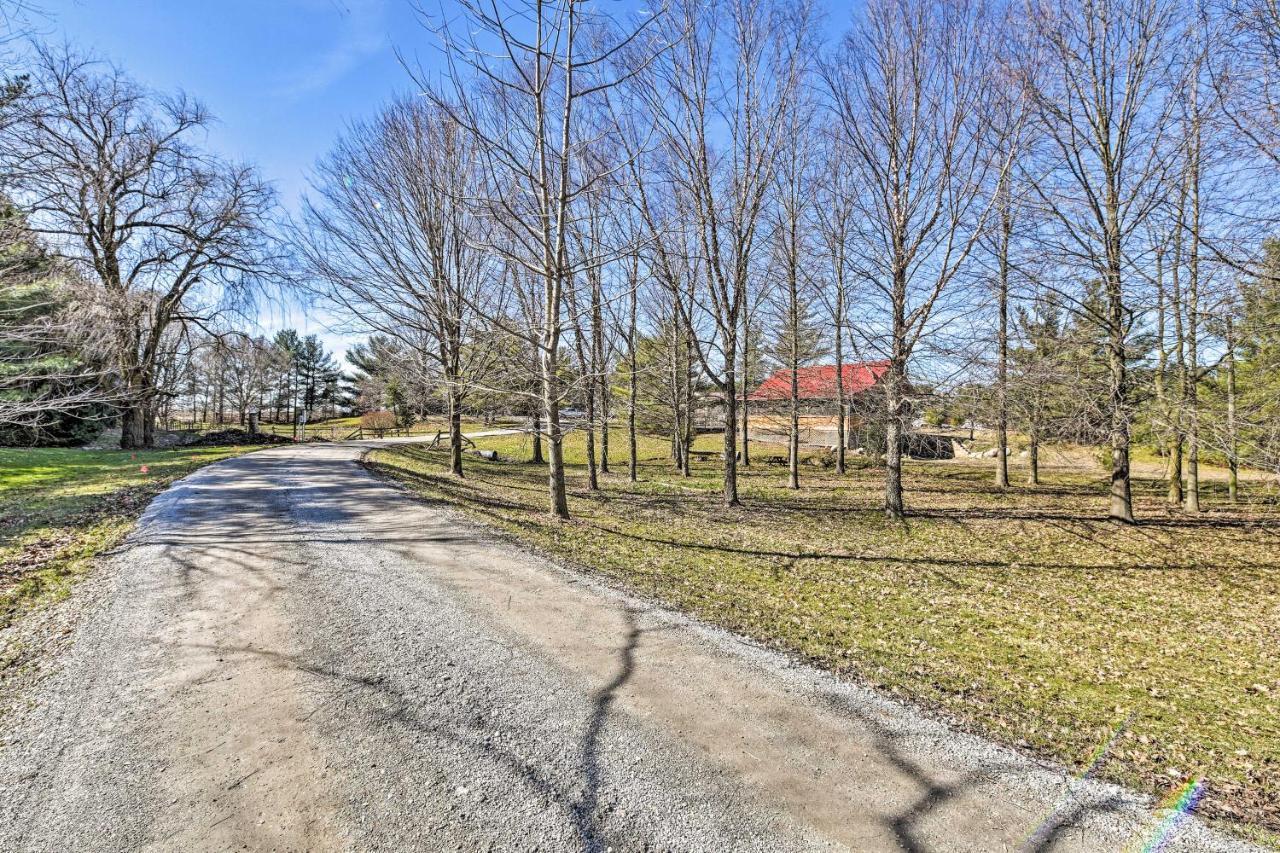 Honey House Cabin - A Quiet Countryside Retreat! Nappanee Eksteriør billede