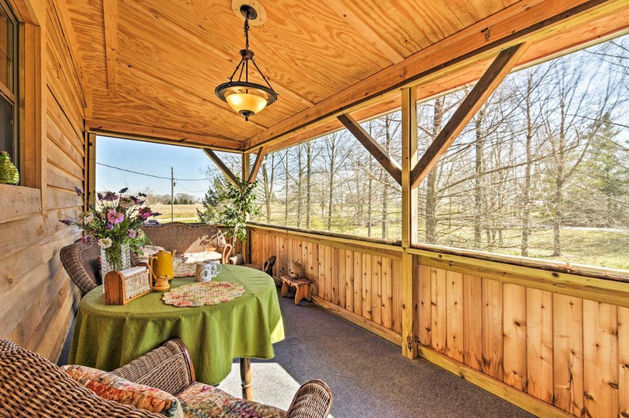 Honey House Cabin - A Quiet Countryside Retreat! Nappanee Eksteriør billede