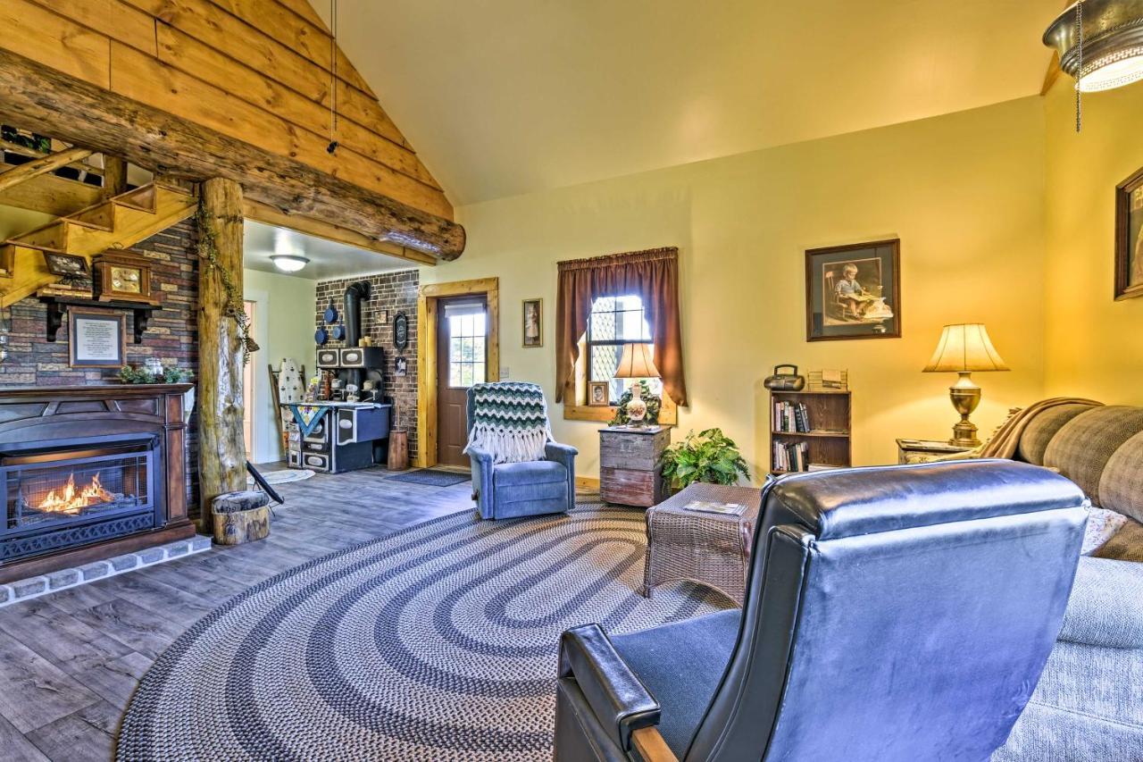 Honey House Cabin - A Quiet Countryside Retreat! Nappanee Eksteriør billede