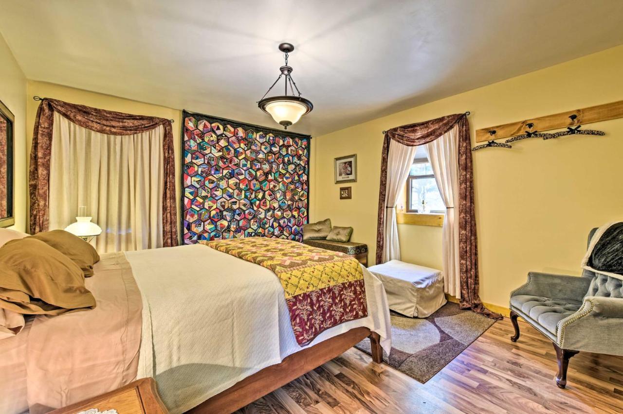 Honey House Cabin - A Quiet Countryside Retreat! Nappanee Eksteriør billede