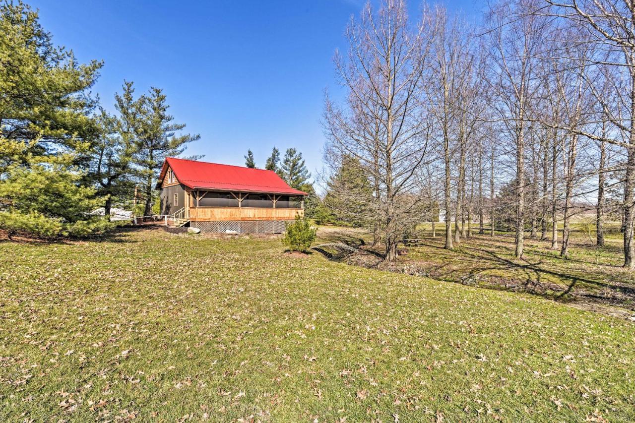 Honey House Cabin - A Quiet Countryside Retreat! Nappanee Eksteriør billede