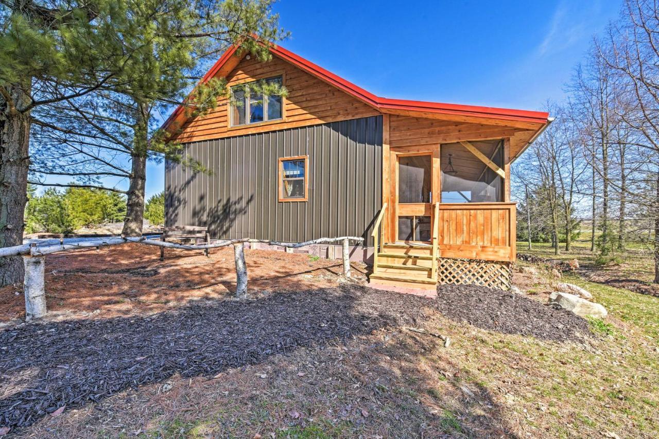 Honey House Cabin - A Quiet Countryside Retreat! Nappanee Eksteriør billede