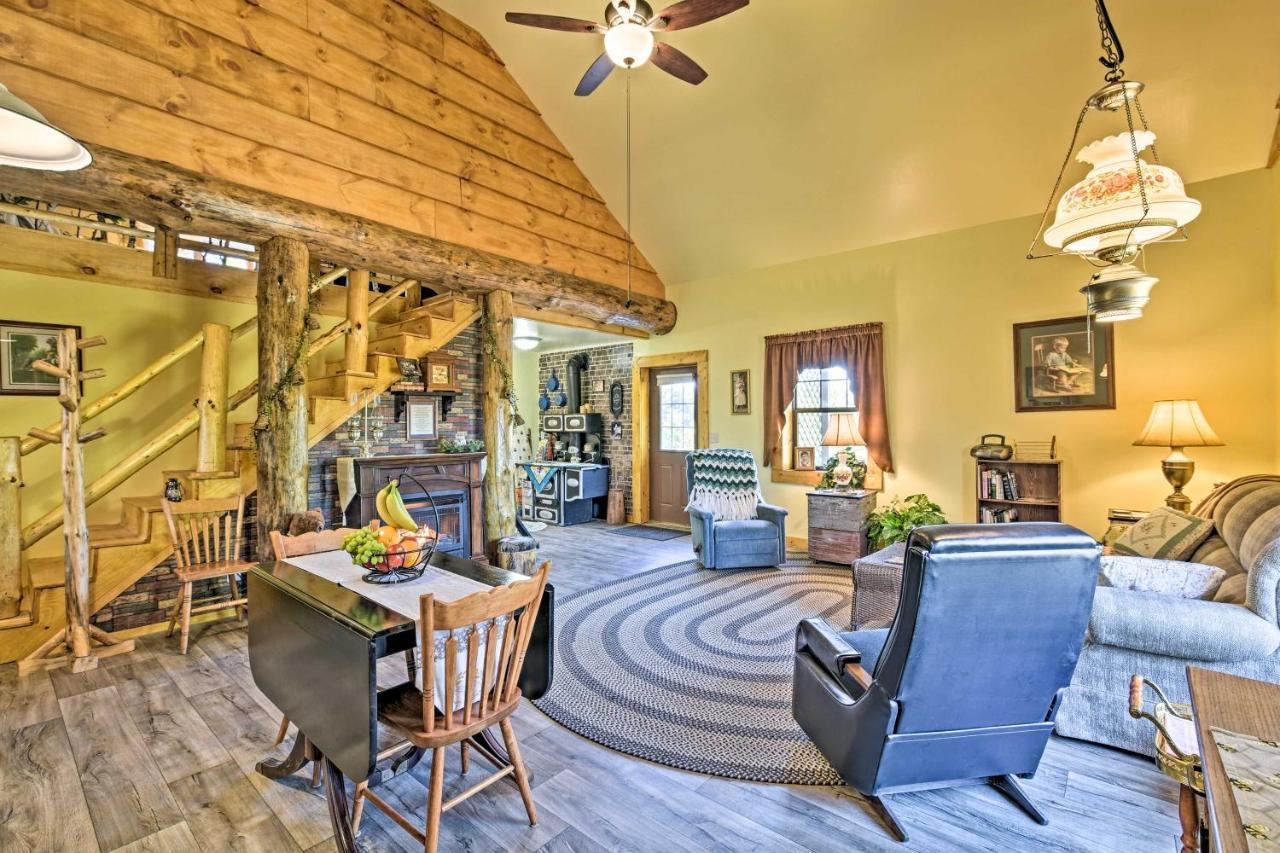 Honey House Cabin - A Quiet Countryside Retreat! Nappanee Eksteriør billede